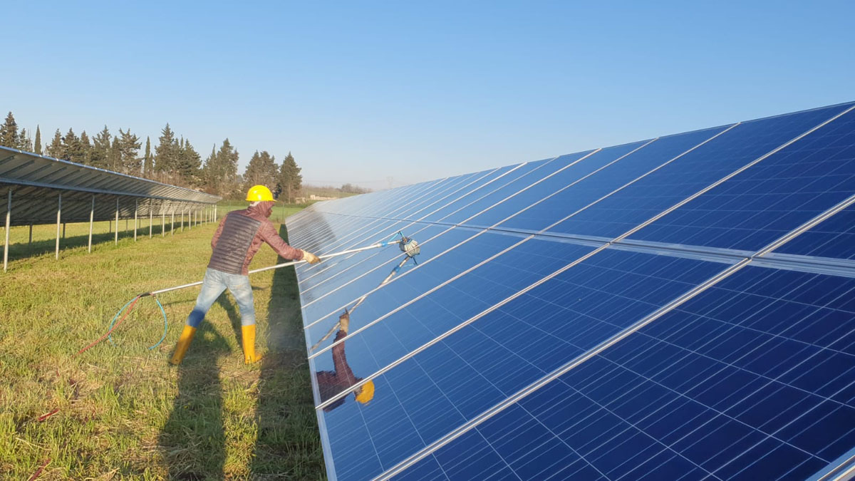 O&M of Photovoltaic Systems - Solar Panel Cleaning